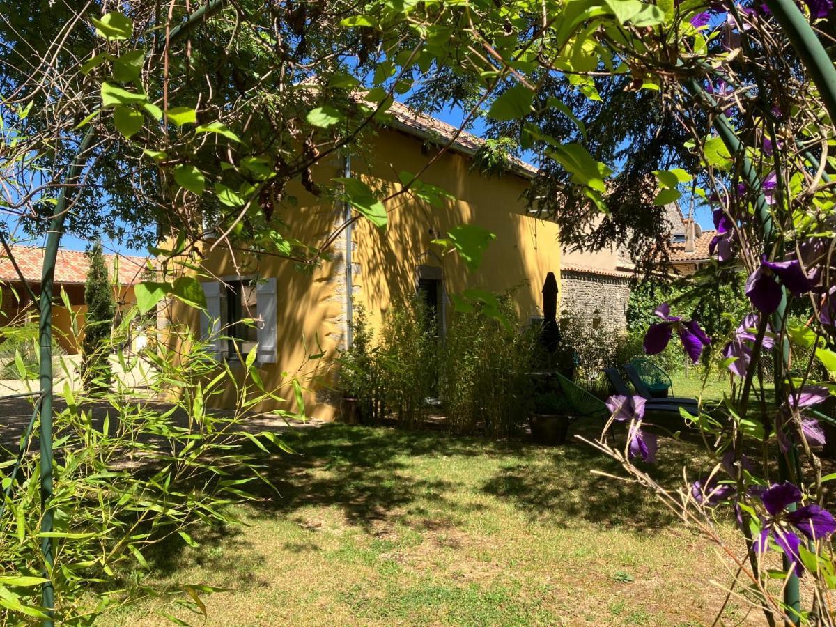 Le Clos De Quintaine Gites De Charme Clessé Esterno foto